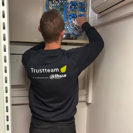 technicien Trustteam en intervention 